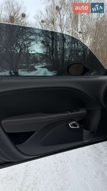 Купе Dodge Challenger 2015 в Виннице