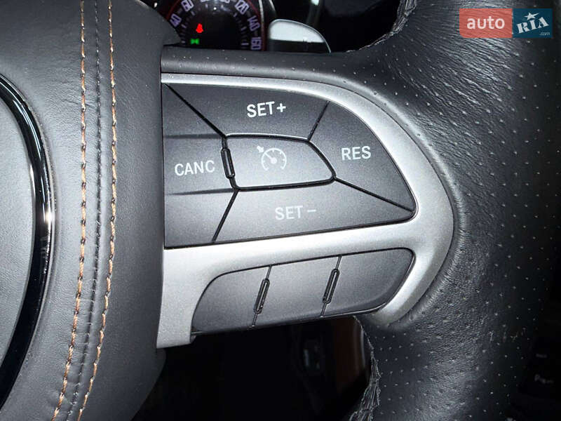 Купе Dodge Challenger 2016 в Киеве фото 19 Купе Dodge Challenger 2016 в Киеве