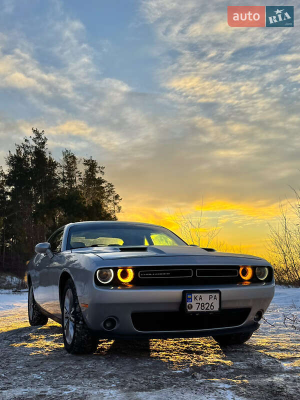 Купе Dodge Challenger 2021 в Киеве