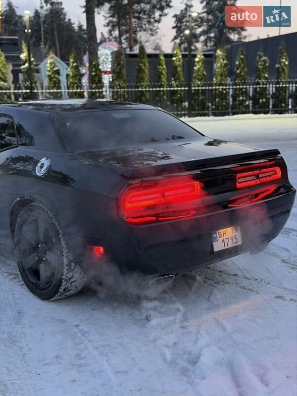 Купе Dodge Challenger 2014 в Киеве
