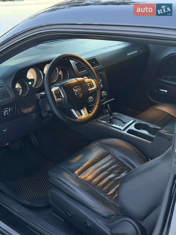 Купе Dodge Challenger 2014 в Киеве