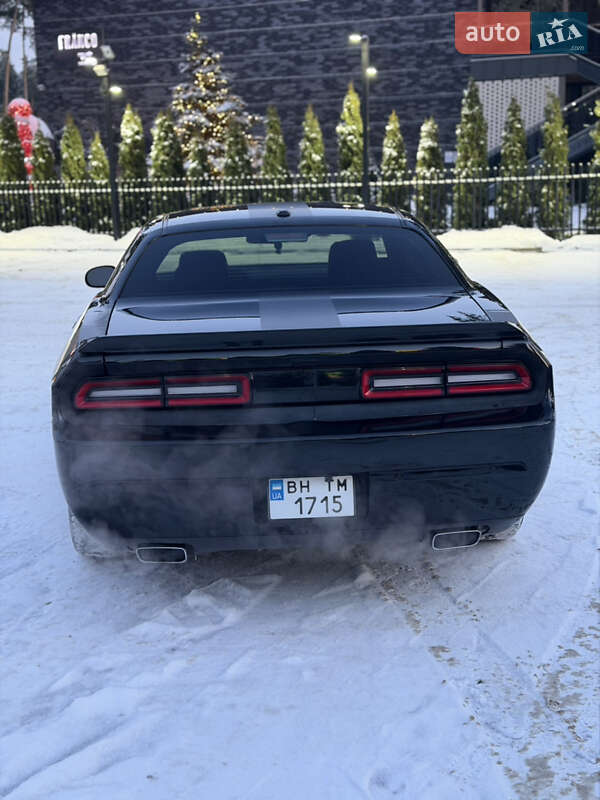 Купе Dodge Challenger 2014 в Киеве