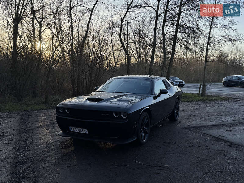 Купе Dodge Challenger 2016 в Киеве фото 4 Купе Dodge Challenger 2016 в Киеве