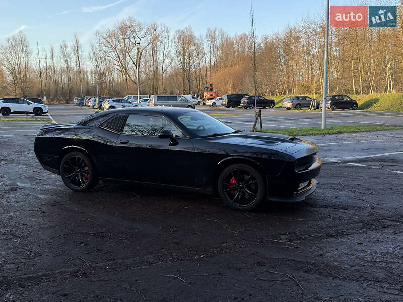 Купе Dodge Challenger 2016 в Киеве фото 11 Купе Dodge Challenger 2016 в Киеве