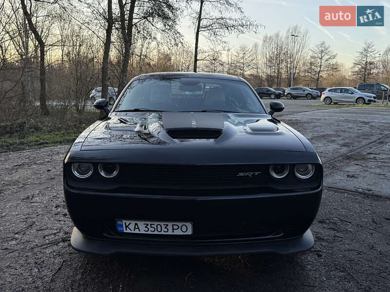 Купе Dodge Challenger 2016 в Киеве фото Купе Dodge Challenger 2016 в Киеве