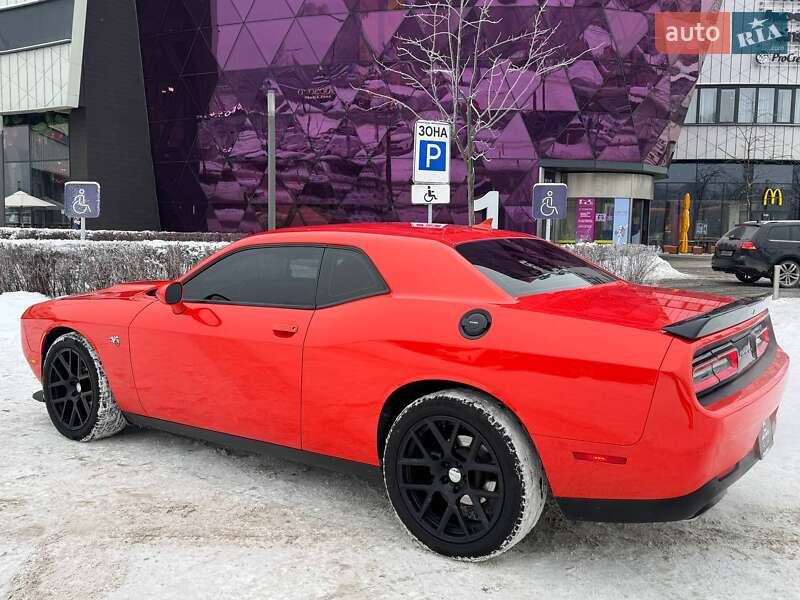Купе Dodge Challenger 2016 в Киеве фото 5 Купе Dodge Challenger 2016 в Киеве