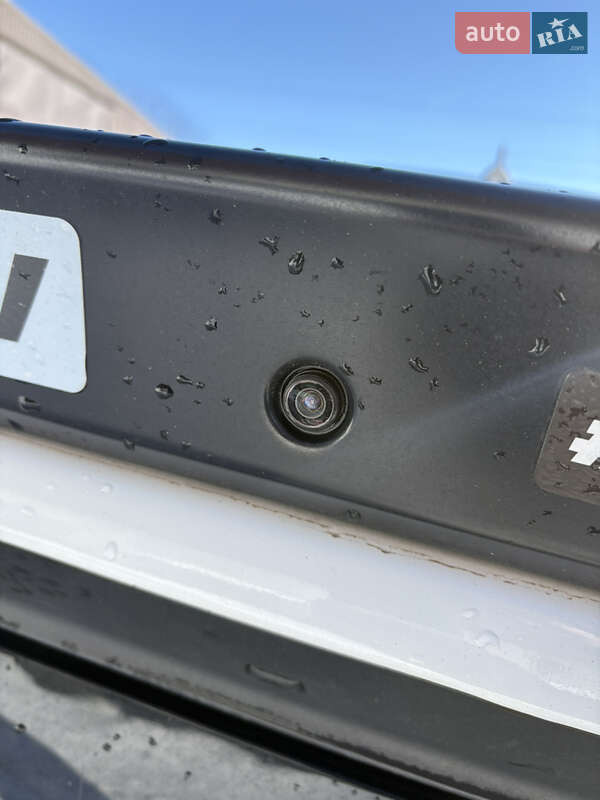 Купе Dodge Challenger 2016 в Рівному