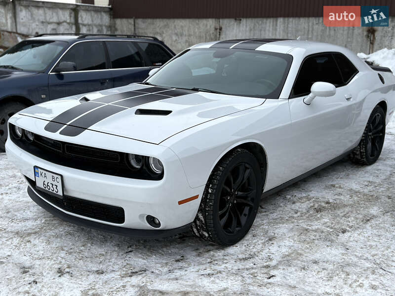 Купе Dodge Challenger 2016 в Рівному