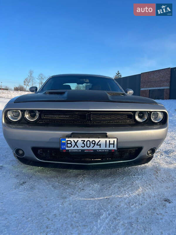 Купе Dodge Challenger 2017 в Хмельницком