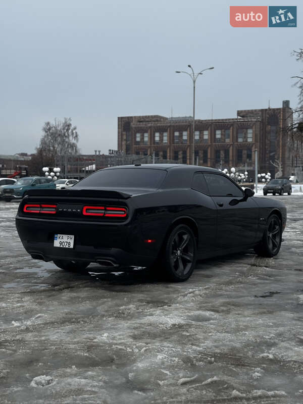 Купе Dodge Challenger 2015 в Києві фото 7 Купе Dodge Challenger 2015 в Києві