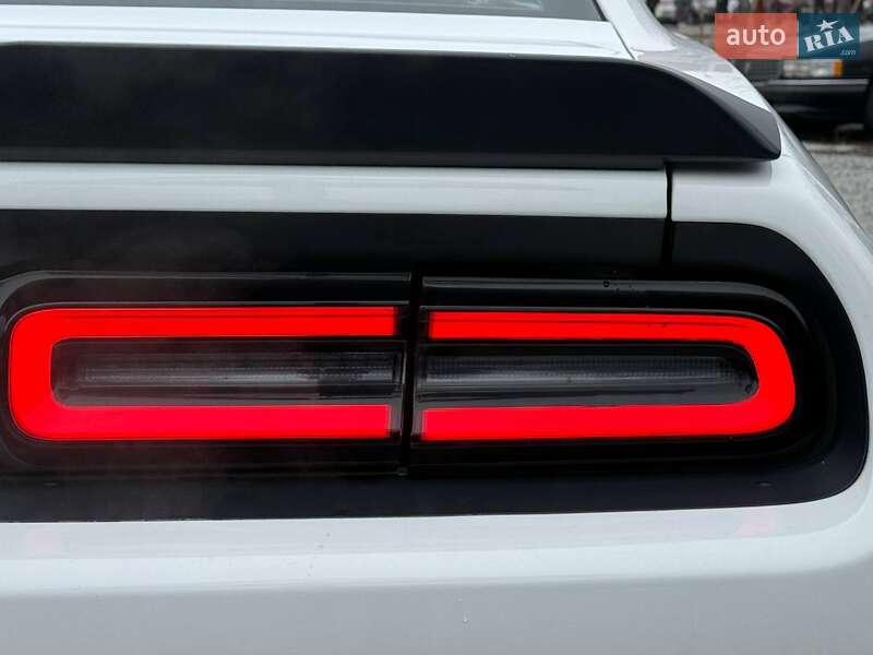 Купе Dodge Challenger 2018 в Дніпрі