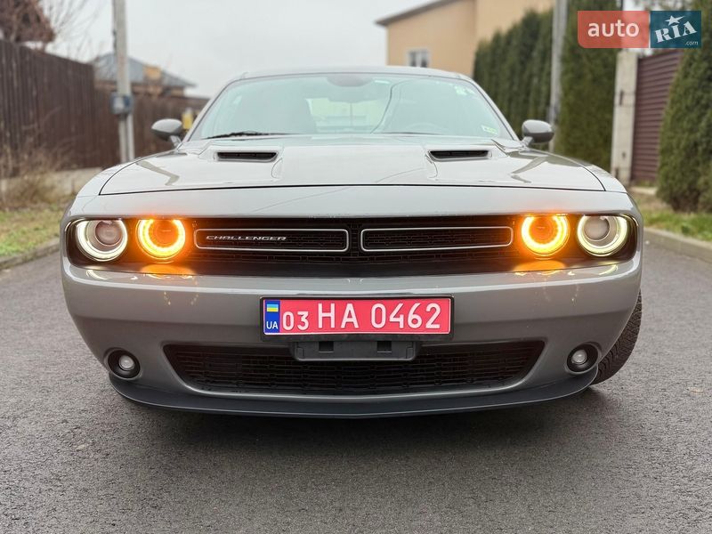 Купе Dodge Challenger 2017 в Киеве