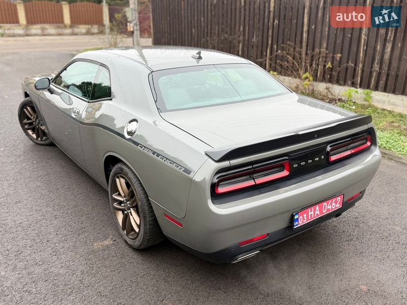 Купе Dodge Challenger 2017 в Киеве
