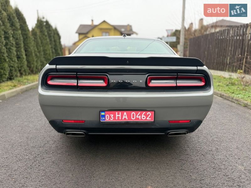 Купе Dodge Challenger 2017 в Киеве