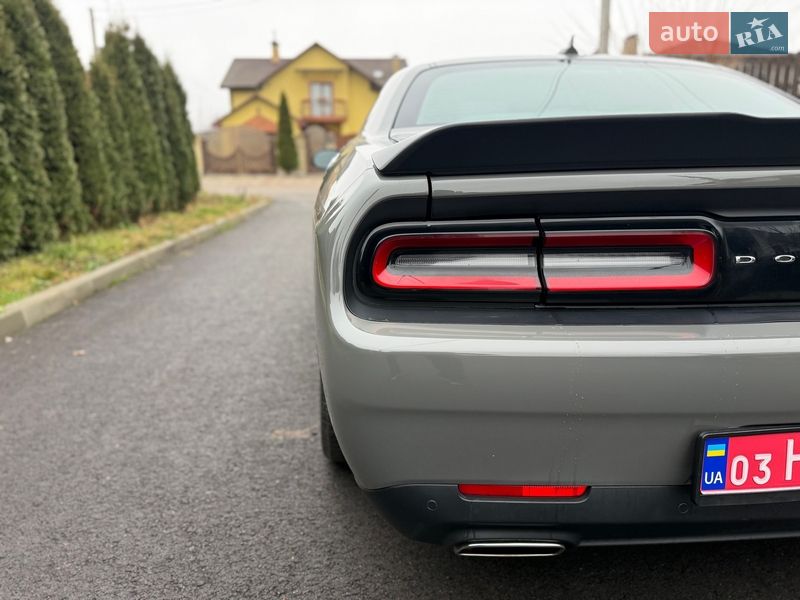 Купе Dodge Challenger 2017 в Киеве