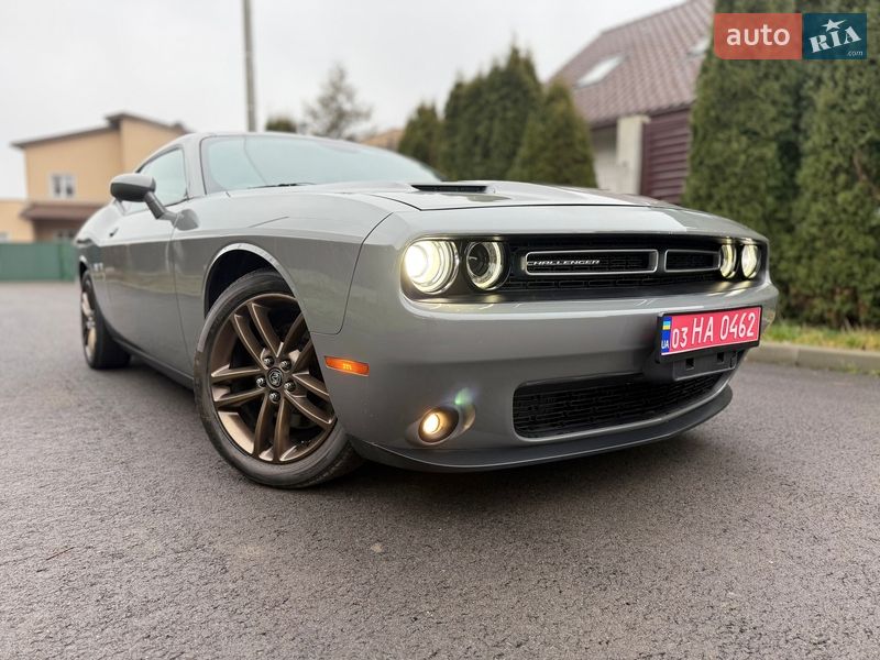 Купе Dodge Challenger 2017 в Киеве