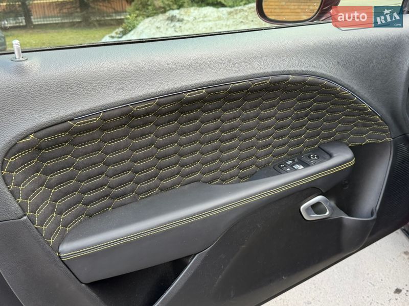 Купе Dodge Challenger 2021 в Львове