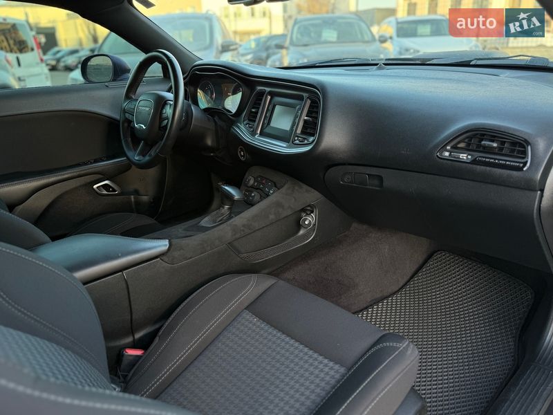 Купе Dodge Challenger 2017 в Киеве фото 14 Купе Dodge Challenger 2017 в Киеве