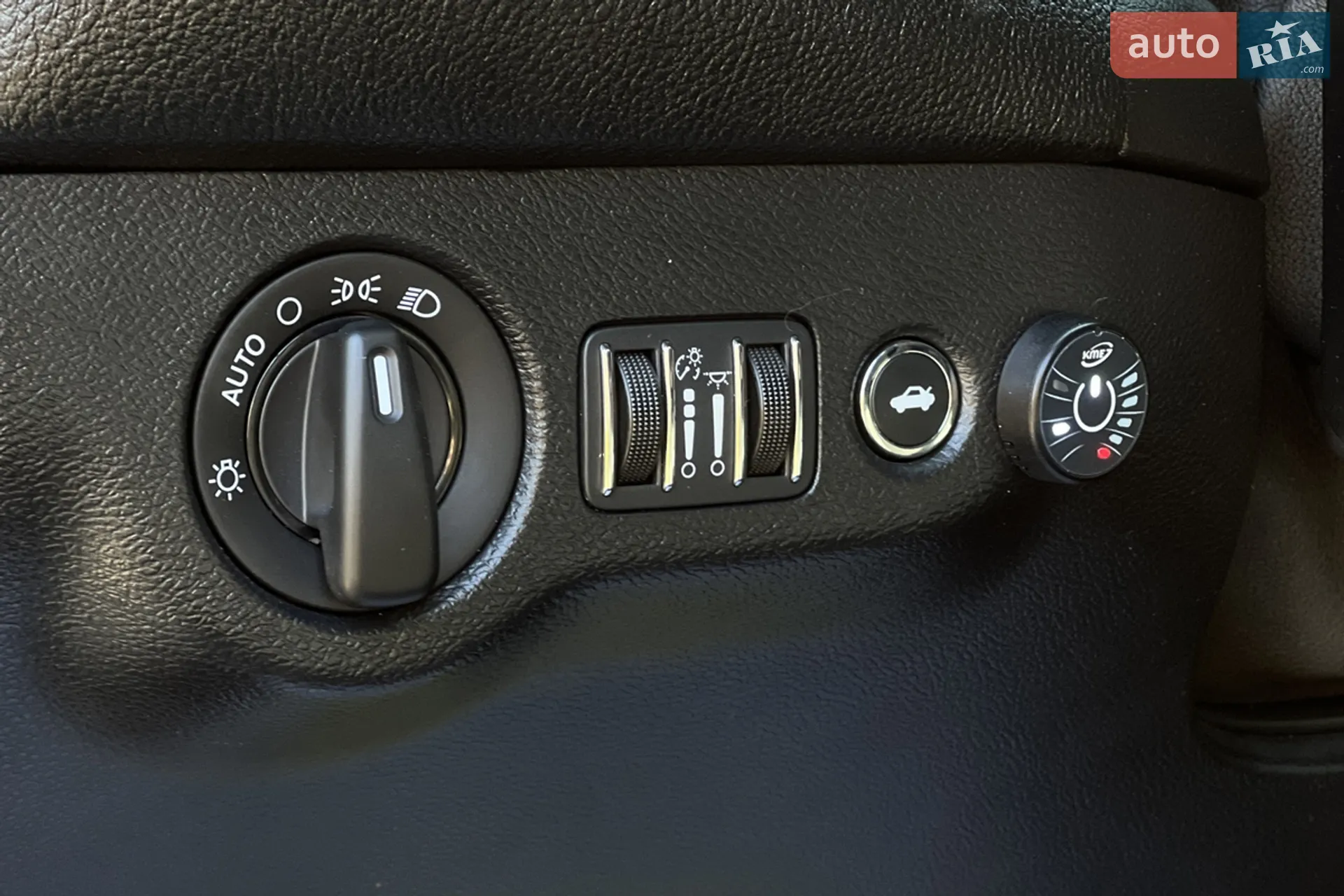2018 Dodge Challenger - мініатюра 13