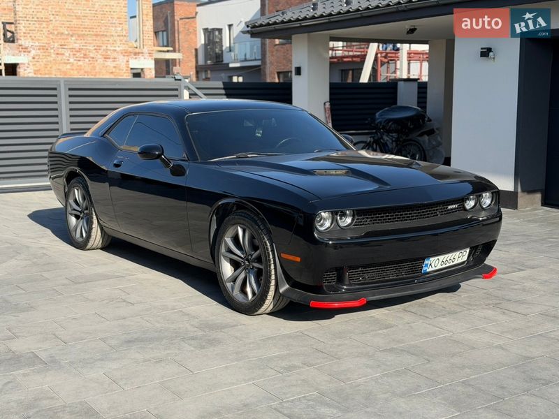 Купе Dodge Challenger 2017 в Ивано-Франковске