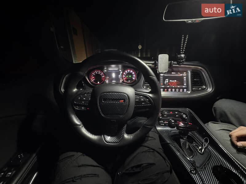 Купе Dodge Challenger 2017 в Киеве