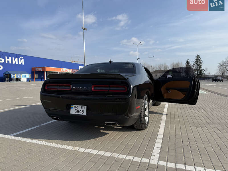 Купе Dodge Challenger 2019 в Тернополі