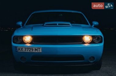 Купе Dodge Challenger 2012 в Львове