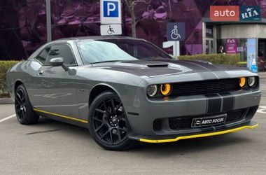 Купе Dodge Challenger 2017 в Киеве