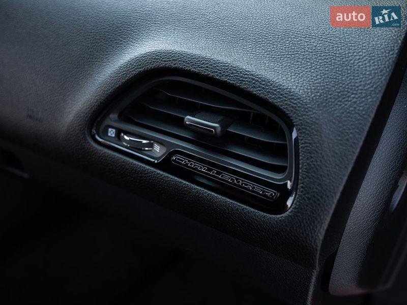 Купе Dodge Challenger 2017 в Дніпрі фото 6 Купе Dodge Challenger 2017 в Дніпрі