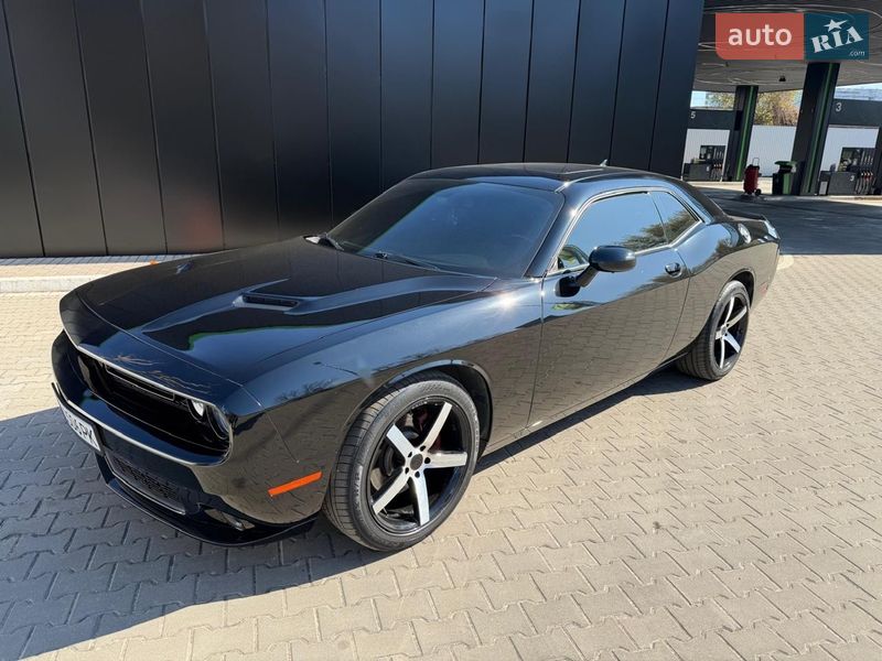 Купе Dodge Challenger 2017 в Києві фото Купе Dodge Challenger 2017 в Києві