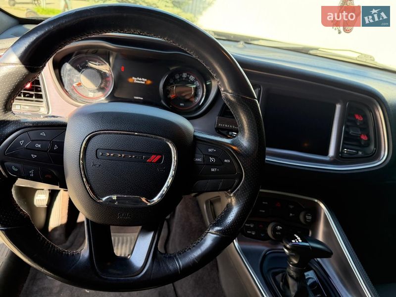 Купе Dodge Challenger 2017 в Києві фото 6 Купе Dodge Challenger 2017 в Києві
