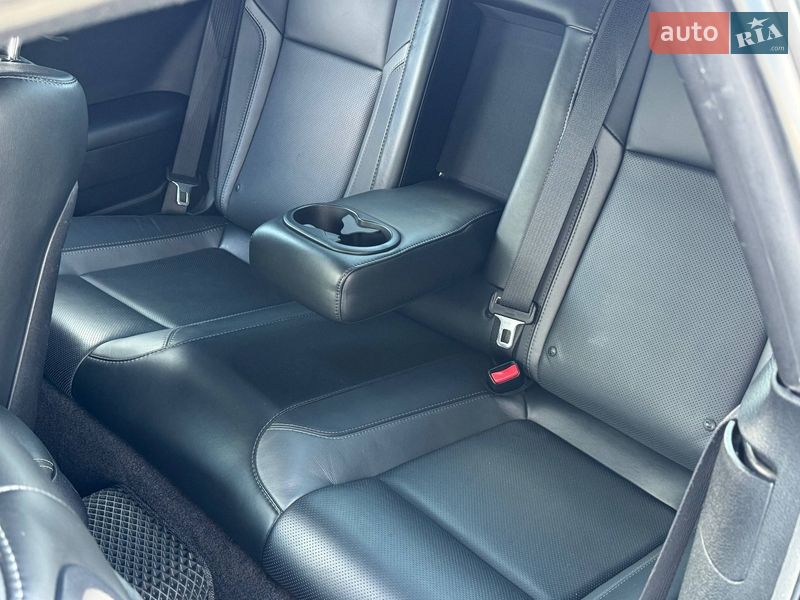 Купе Dodge Challenger 2016 в Киеве фото 11 Купе Dodge Challenger 2016 в Киеве