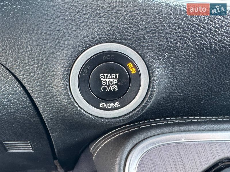 Купе Dodge Challenger 2016 в Киеве фото 18 Купе Dodge Challenger 2016 в Киеве