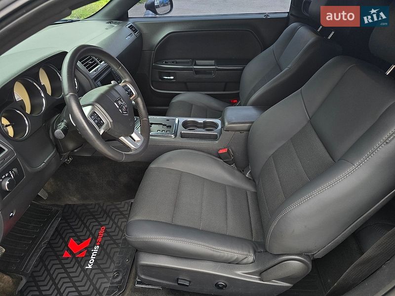 Купе Dodge Challenger 2014 в Хмельницком