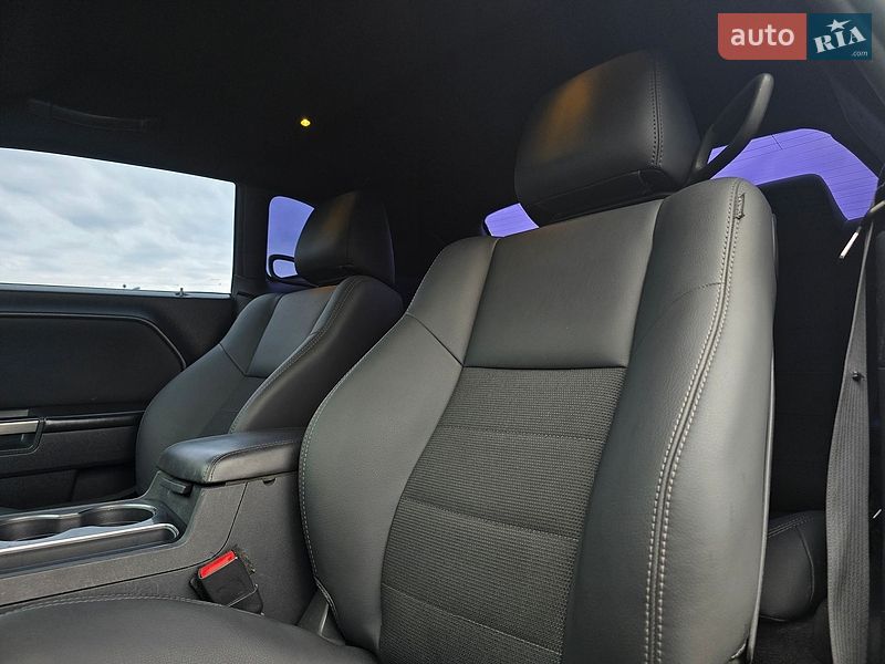 Купе Dodge Challenger 2014 в Хмельницком