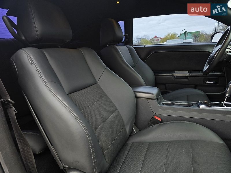Купе Dodge Challenger 2014 в Хмельницком