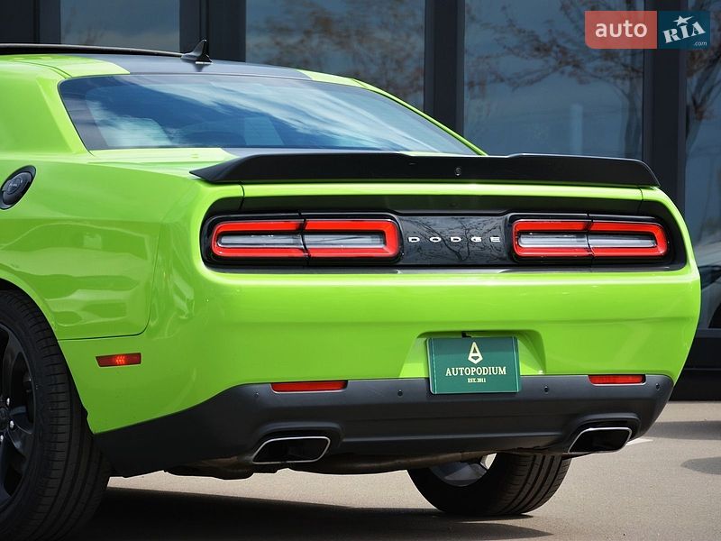 Купе Dodge Challenger 2015 в Киеве