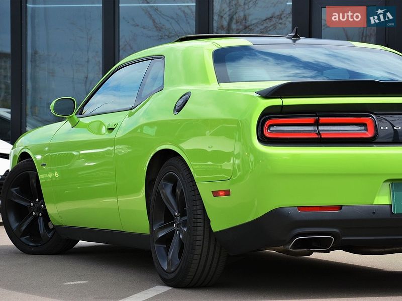 Купе Dodge Challenger 2015 в Киеве