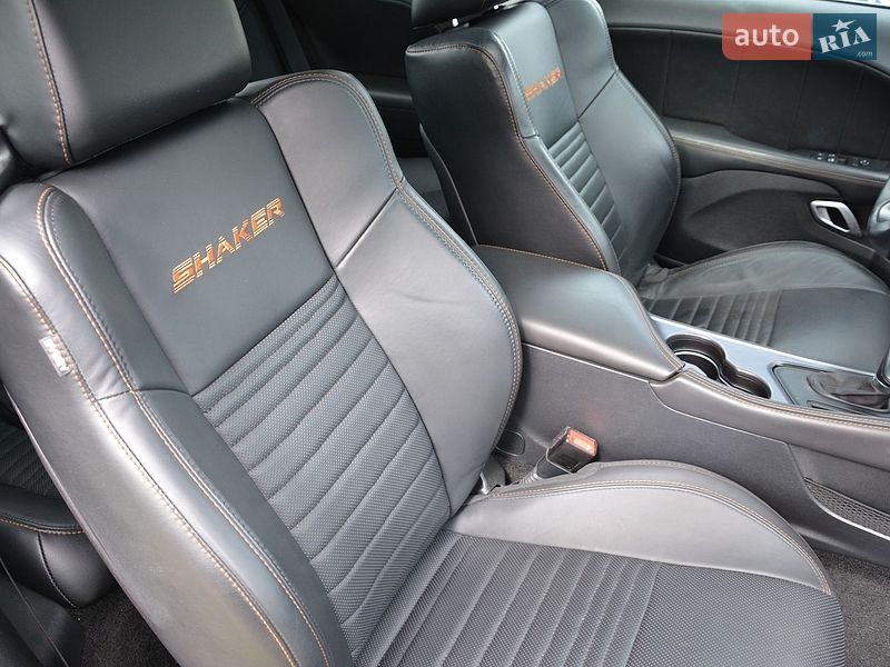Купе Dodge Challenger 2015 в Киеве