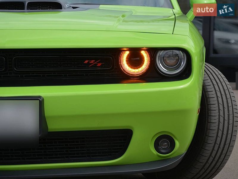 Купе Dodge Challenger 2015 в Киеве