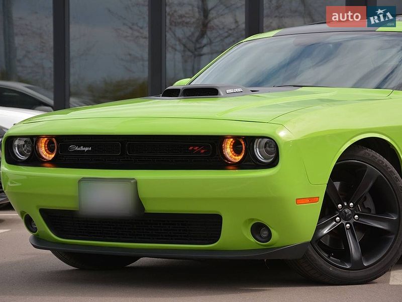 Купе Dodge Challenger 2015 в Киеве