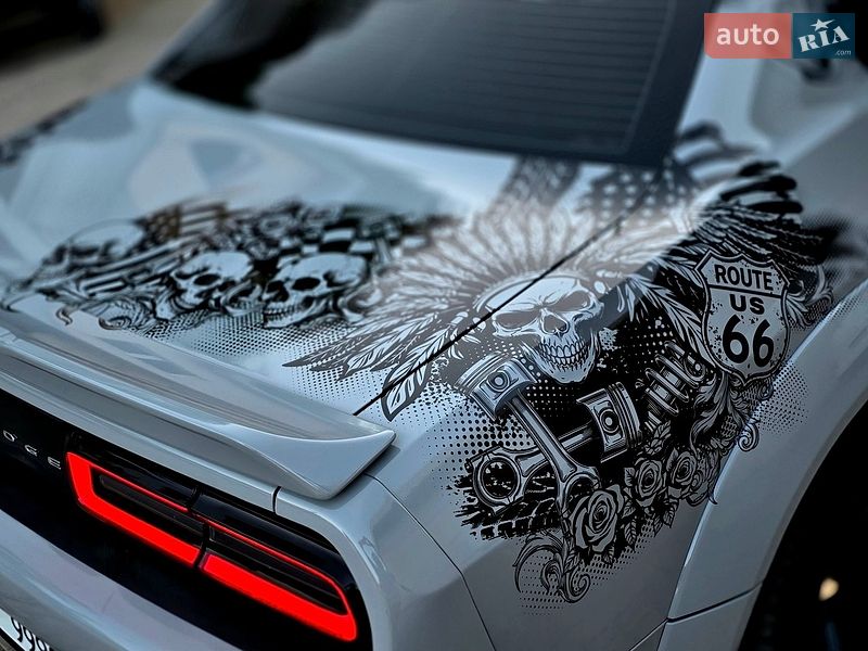 Купе Dodge Challenger 2023 в Черновцах
