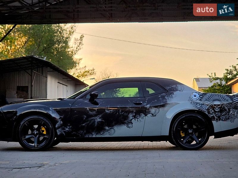 Купе Dodge Challenger 2023 в Черновцах