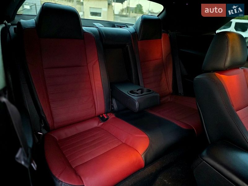 Купе Dodge Challenger 2023 в Черновцах