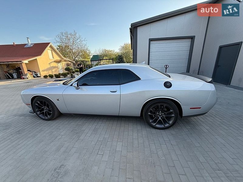 Купе Dodge Challenger 2020 в Киеве