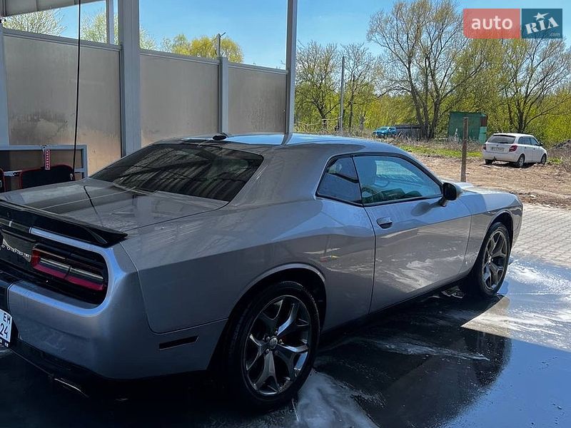 Купе Dodge Challenger 2016 в Киеве