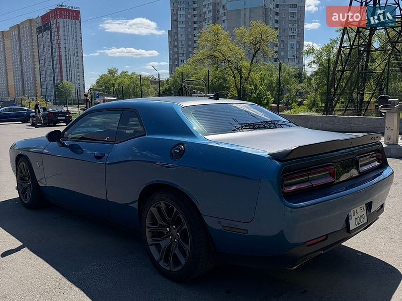 Купе Dodge Challenger 2020 в Киеве