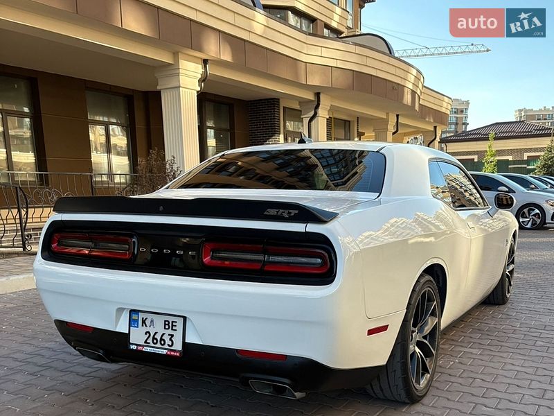 Купе Dodge Challenger 2016 в Києві