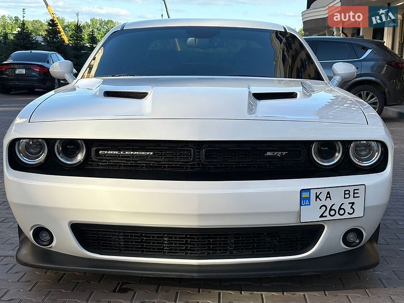 Купе Dodge Challenger 2016 в Києві