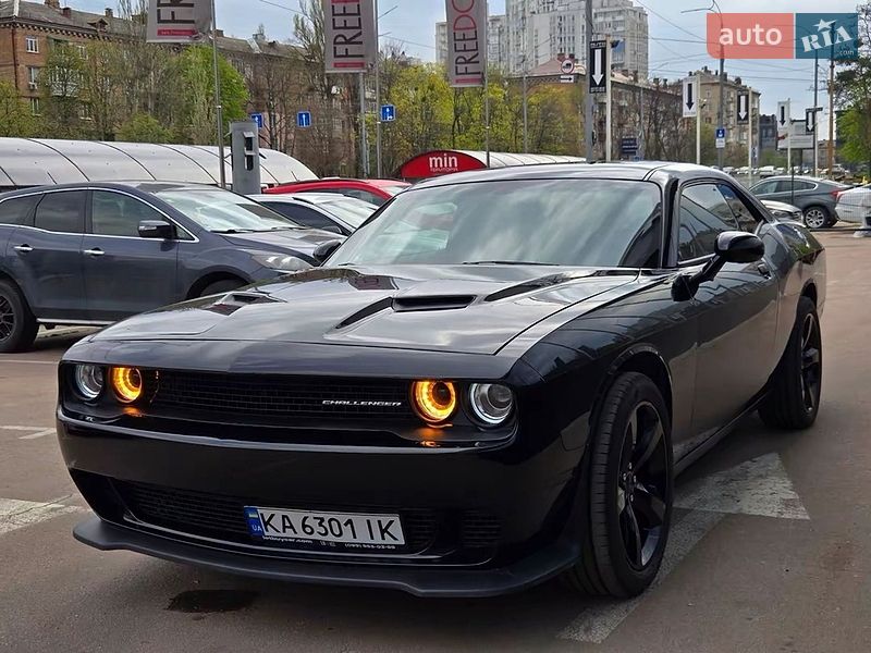 Купе Dodge Challenger 2017 в Києві